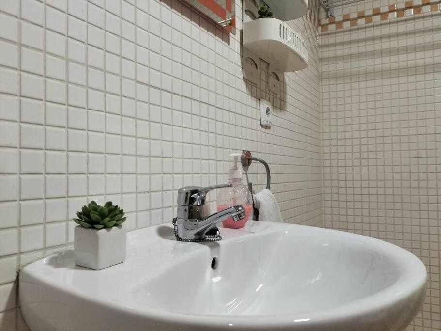 Loft Old City Couples Getaway Аликанте Екстериор снимка